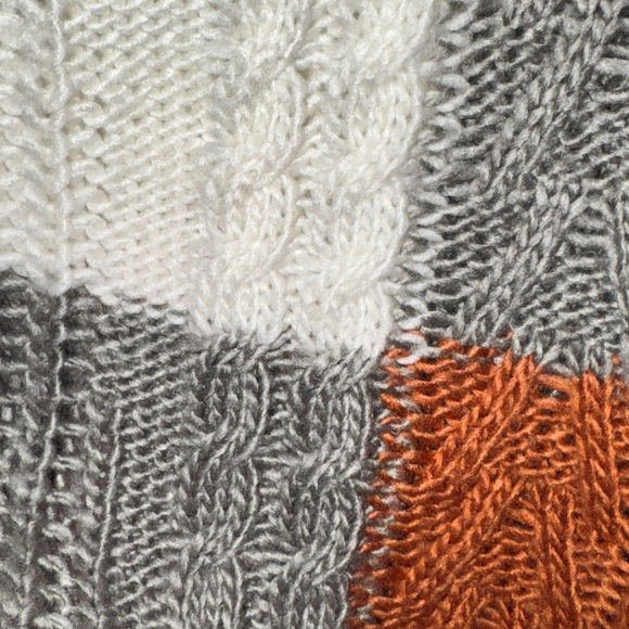 Colorblock Knit Sweater - Picture 3 of 3